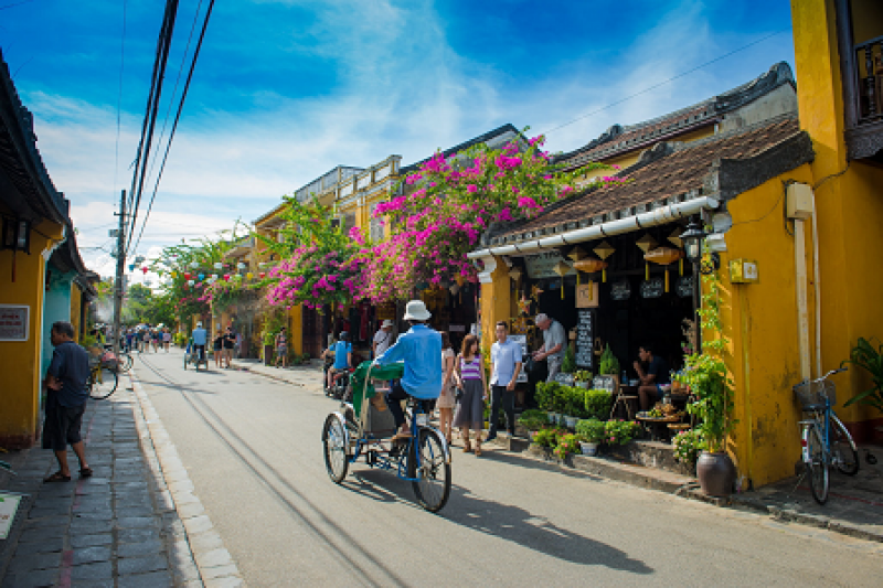 Vietnam School Tour 'The Amazing Race'