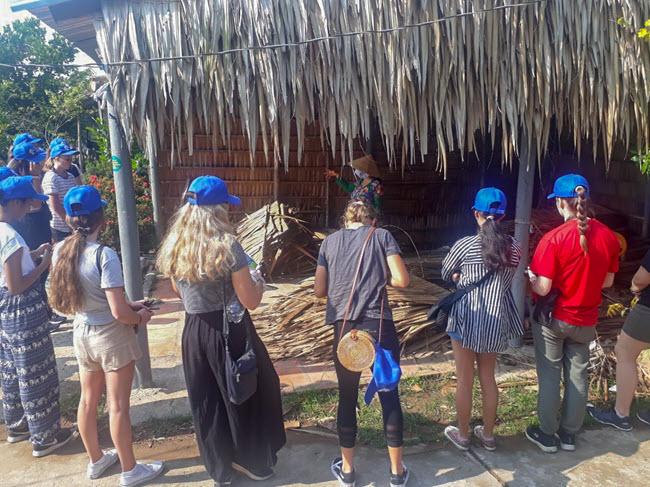 VIETNAM  SCHOOL TOUR  FIELD-TREK