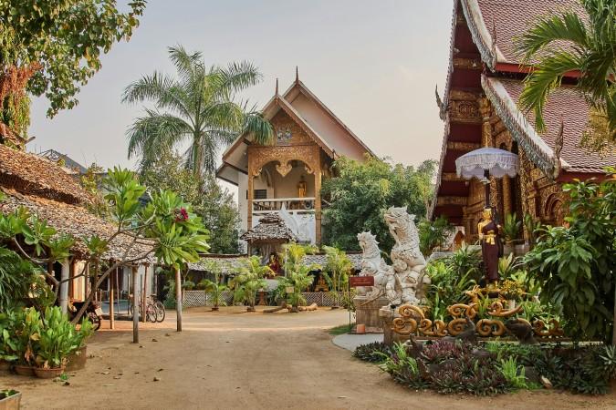 Wat Mahawan Shrine, Chiang Mai - © Peter Borter