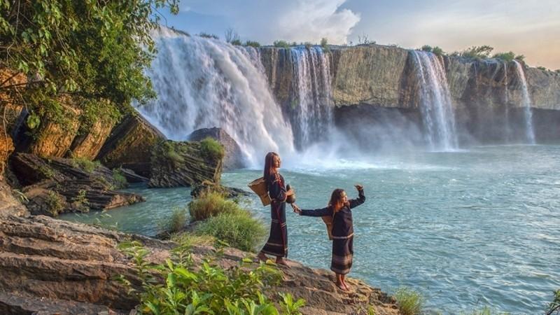 Dray Nur and Dray Sap Waterfalls