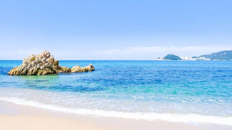 Seeking haven at Fukui pristine beach - © Japan Tourism