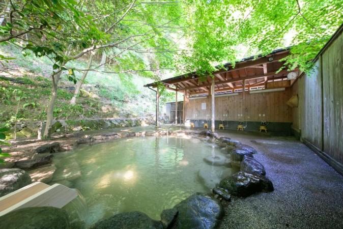 Relax in a steamy onsen in Himeji - © Japan Tourism