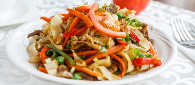 Tsuivan (Mongolian Stir-Fried Noodles) - © TasteAtlas