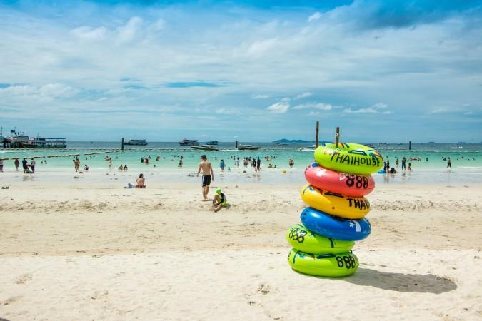 Travel to Pattaya to enjoy the beauty of Pattaya Beach