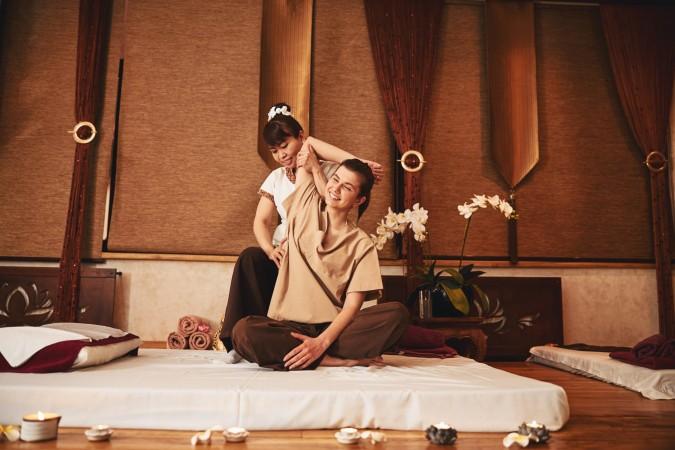 Wellness Retreat in Phuket with traditional Thai massages - © iStock