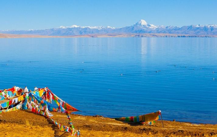 Camping & Birdwatching at Lake Manasarovar - © Shutterstock
