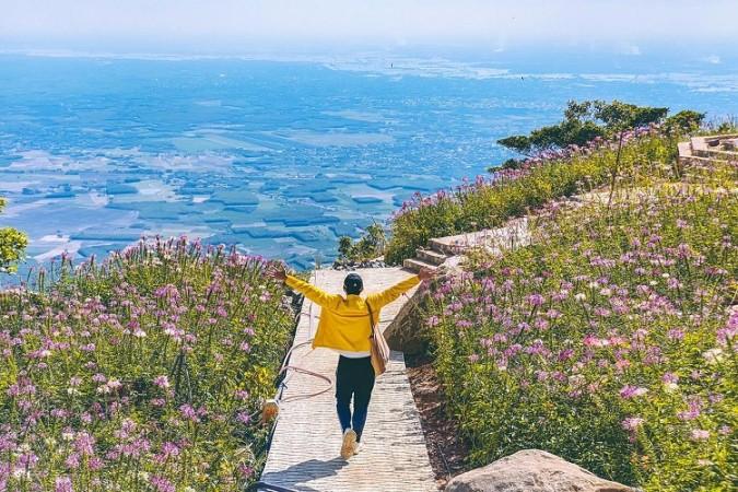 Dry Season in Tay Ninh is the best time to hike Ba Den Mountain