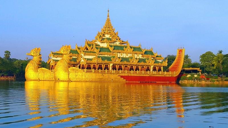 Kandawgyi Lake Yangon