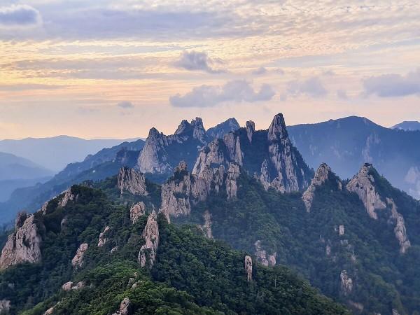 Seoraksan mountain peaks
