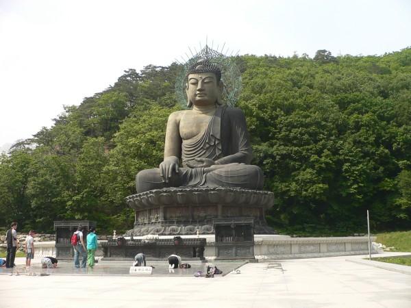 Sinheungsa Temple Buddha statue