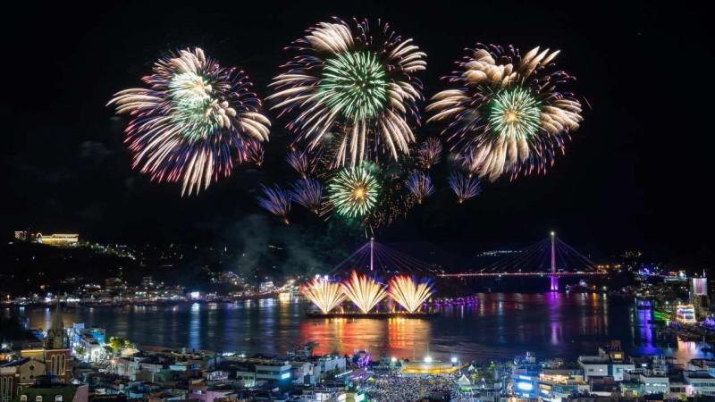 Yeosu International Fireworks Festival - © gather
