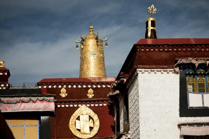 Spiritual Tours to Jokhang Temple - © Raimond Klavins