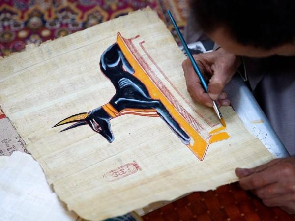 Shopping for Papyrus artworks - © Business Insider