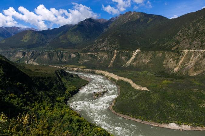 Yarlung Tsangpo River - © Kyluc.vn