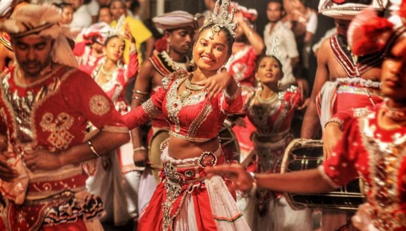 Navam Perahera - © gather