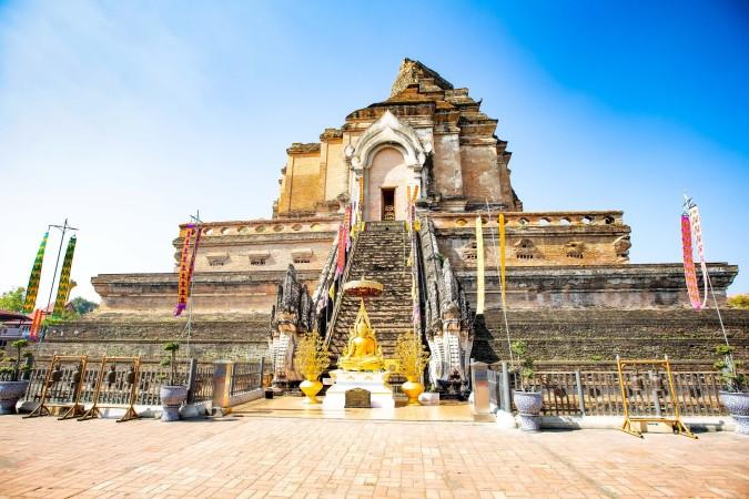 Wat Chedi Luang - © Josh Ellis Photography