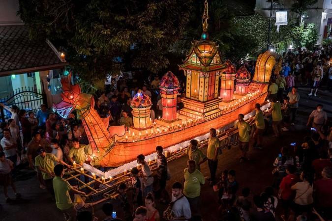 Boun Lai Heua Fai (Festival of Light) - © Ock Pop Tok