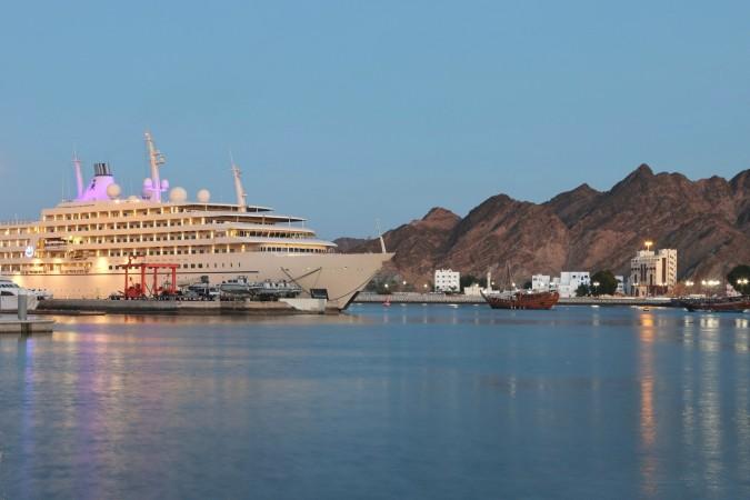 Experience Muscat Bay boat tours - © Hongbin