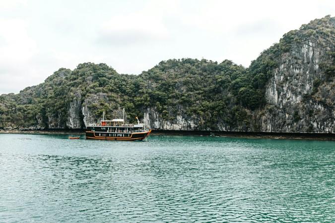 Cruising Lan Ha Bay by Daniele Franchi