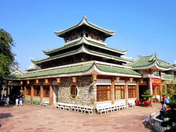 Ba Chua Xu Temple by Wikimedia