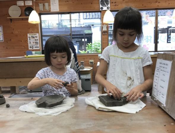Pottery classes for children in Mashiko by The Japan Times