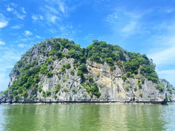 A Small Rocky Island in Lan Ha Bay by Ronin